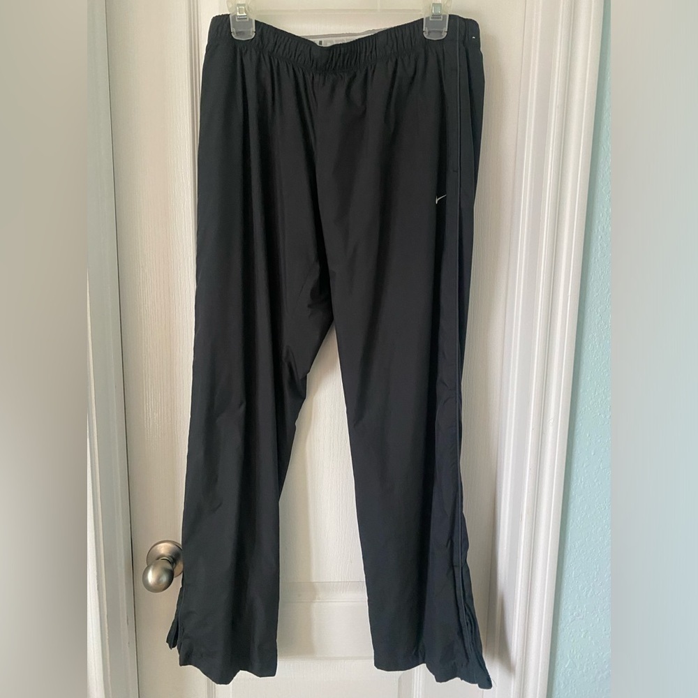 Women’s Nike windbreaker pants size-Medium